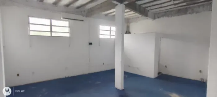 Alugo ou Vendo 1 um galpão com 70m² de área construída, 1 banheiro + 50 mt² área murada