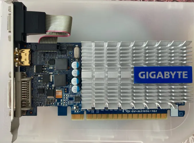 Placa de Vídeo Gigabyte GeForce 210 1GB
