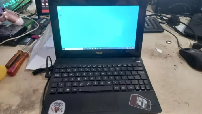 Netbook Asus R103b Tela Touch 10 Pol Hdmi 2gb Amd A4 320gb