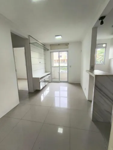 ÓTIMO APARTAMENTO COM SACADA A VENDA, APROVEITE A OPORTUNIDADE!