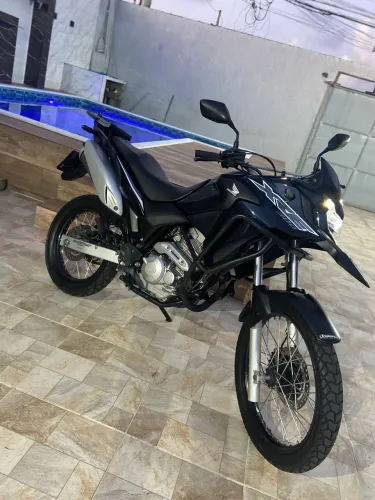 Vendo XRE 300 ABS.