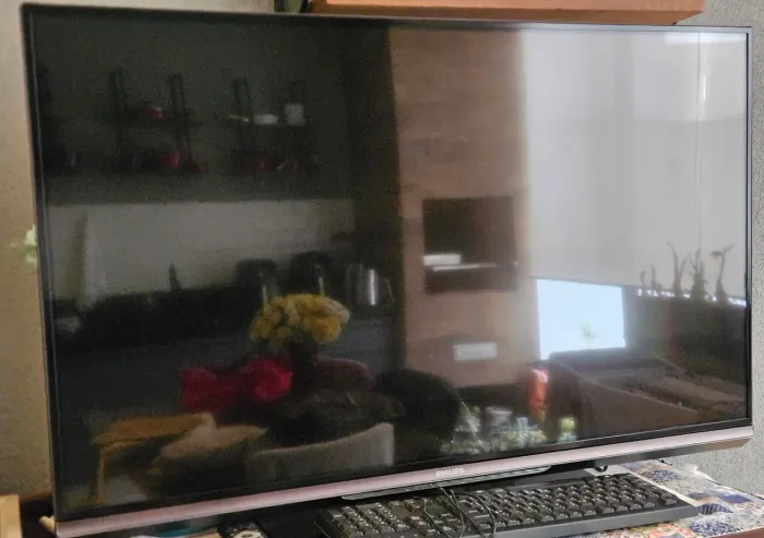 TV LED PHILIPS 42"