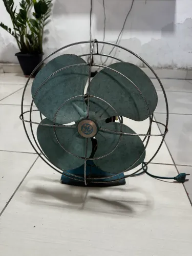 Ventilador antigo relíquia
