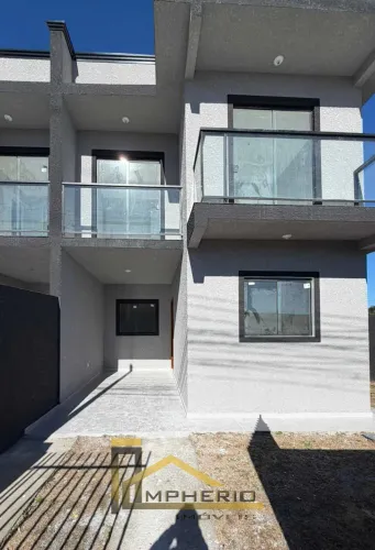 Sobrado à venda em Curitiba-PR, bairro Campo de Santana: 3 quartos, 1 sala, 2 banheiros, 1