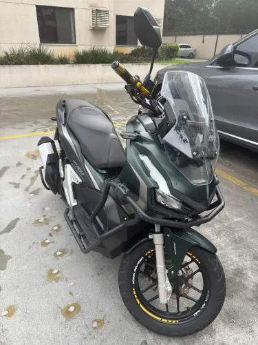 ADV 2024 Com 3.200KM Moto Muito nova R$22.200,00