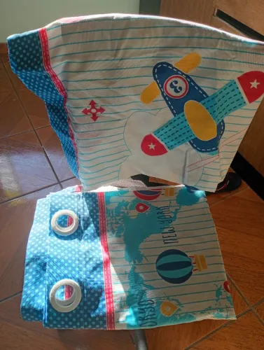 Cortina quarto infantil menino +luminária nuvem +cabideiro de trenzinho