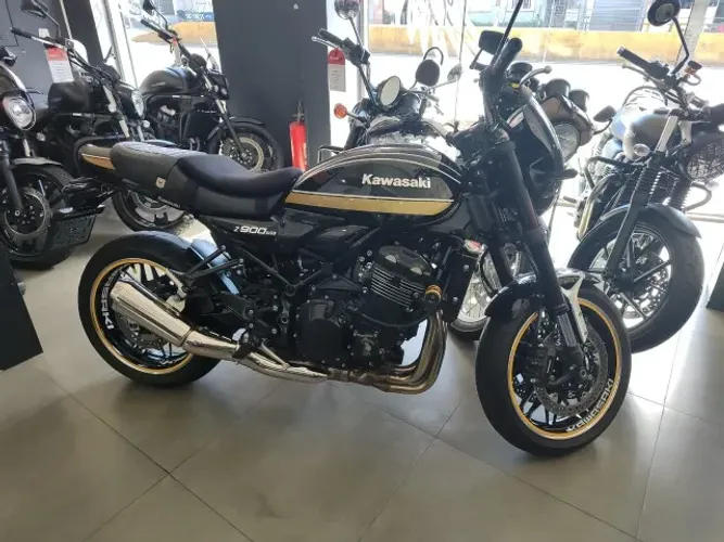 Kawasaki Z900RS 2022 com baixa km