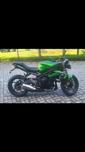 Triumph street triple 675