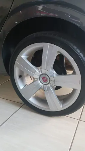Vendo rodão aro 17 com quatro pneus novos sem nenhum defeito aceito cartão