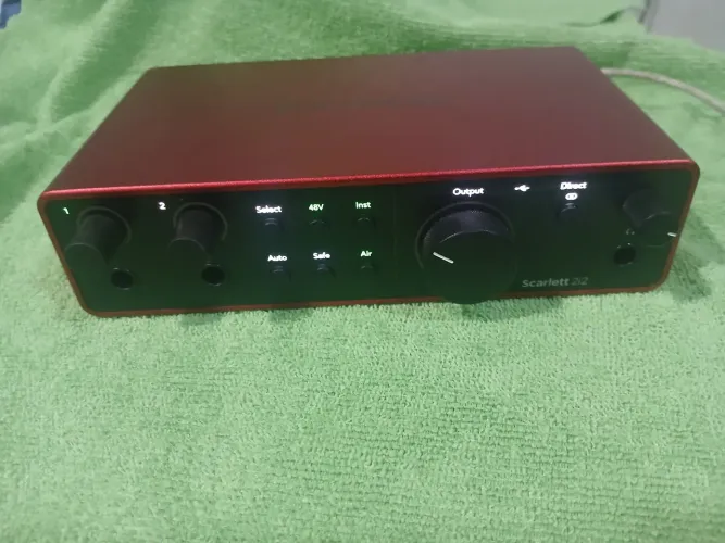 Focusrite scarlett 2i2