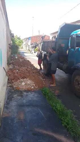 CAÇAMBA RETIRADA de ENTULHOS ZAP *