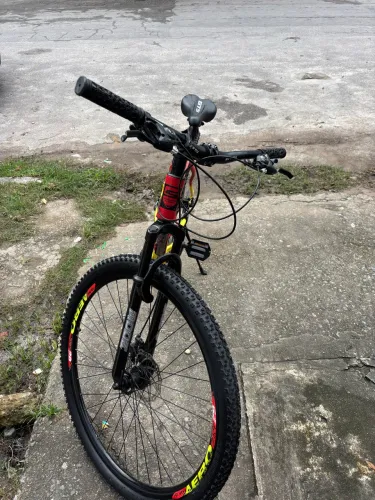 Bicicleta em estado de zero!