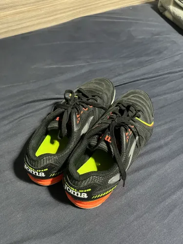 Tênis de futsal / chuteira