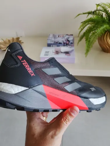 Tênis Adidas 