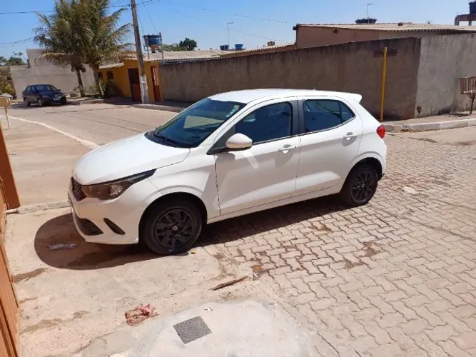 Aluga-se carro para motoristas de Uber, 99 e Indriver.