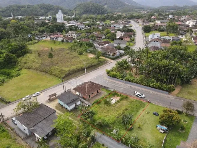 Terreno em área central de Rio dos Cedros/SC (504 m²)