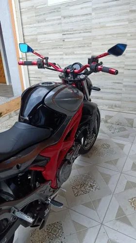 Suzuki Gladius 650