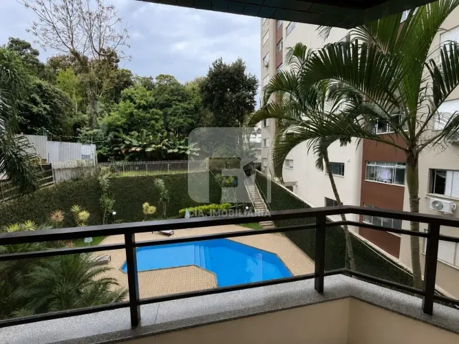 Apartamento de 3 dormitórios próximo à Beira Mar