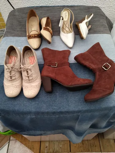 Sapatos número 33