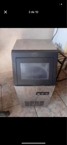 Maquina de fazer gelo , retirada betania ! Passo cartão