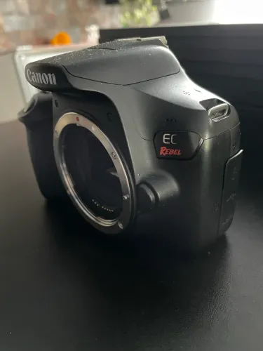 Câmera Cânon T7