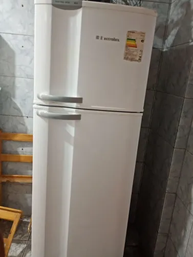 Geladeira Eletrolux DF38 fos Free