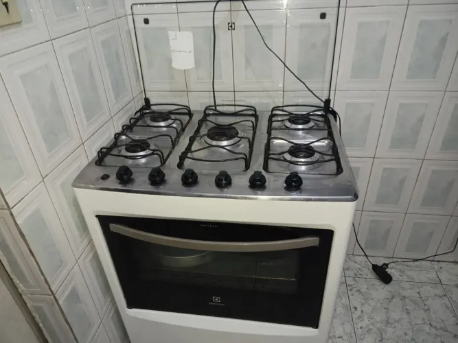 Fogão 6 bocas Eletrolux semi novo