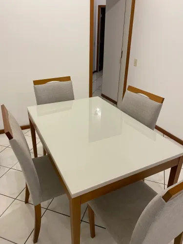 Mesa de jantar + 4 cadeiras