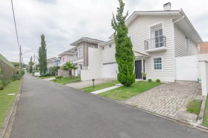 Casa em SANTA FELICIDADE com 200m²