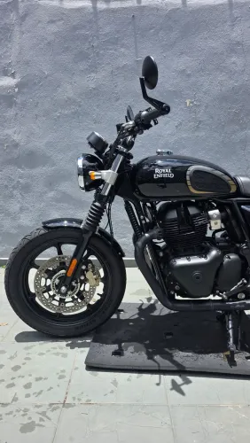 Interceptor 650 BLACKOUT