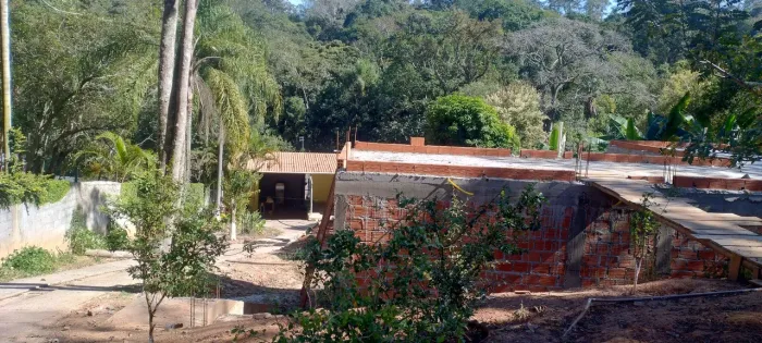 VENDE-SE CHÁCARA 1600 METROS