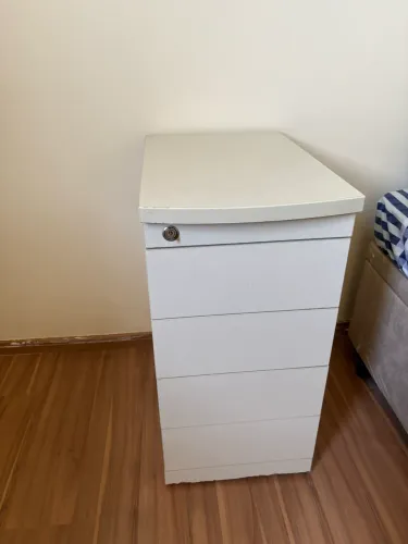 Gaveteiro Branco com 4 Gavetas e Chave - Ótimo Estado