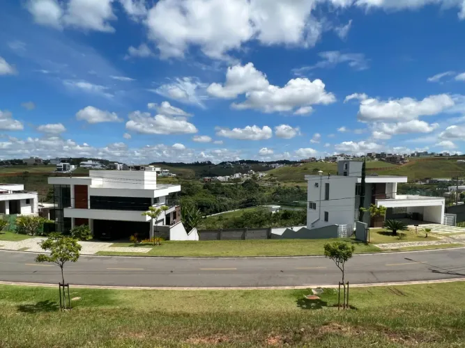 Lote com suave aclive e perfeito para morar no Alphaville para venda