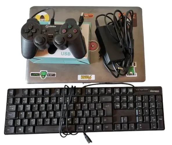 Notebook Gamer Retrô Positivo Batocera +22 Mil Jogos PS1 PSP Nintendo Sega