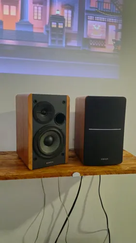 Monitor de áudio edifier R1280DBs. Saída para subwoofer 