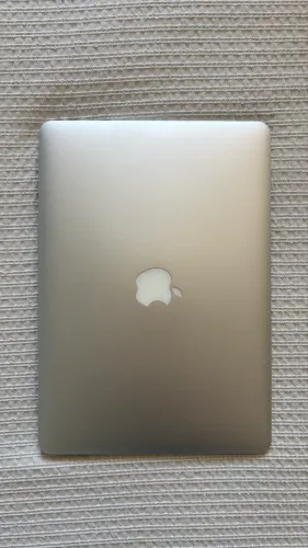 MacBook Air 13" (2017) - 8GB RAM - 128GB SSD