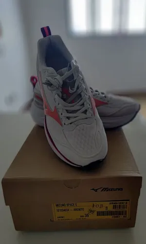 Mizuno Space 5, na cor Arenito-ORIGINAL.