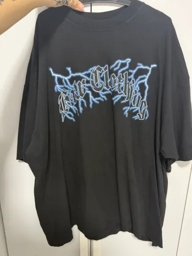 Blusa baw preta oversized com raios brancos e azuis, nova tamanho 3G
