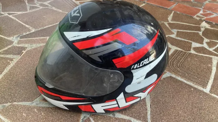 Capacete FLY