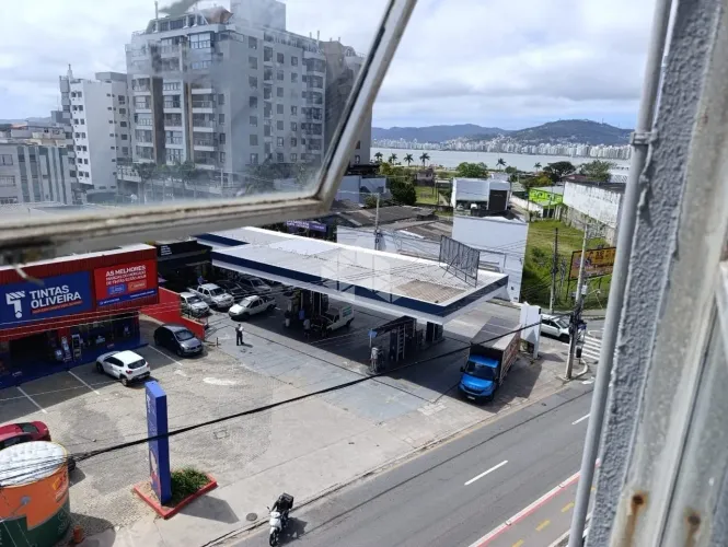 SALA COMERCIAL COM VISTA MAR A VENDA NO BAIRRO ESTREITO R$ 180.000,00