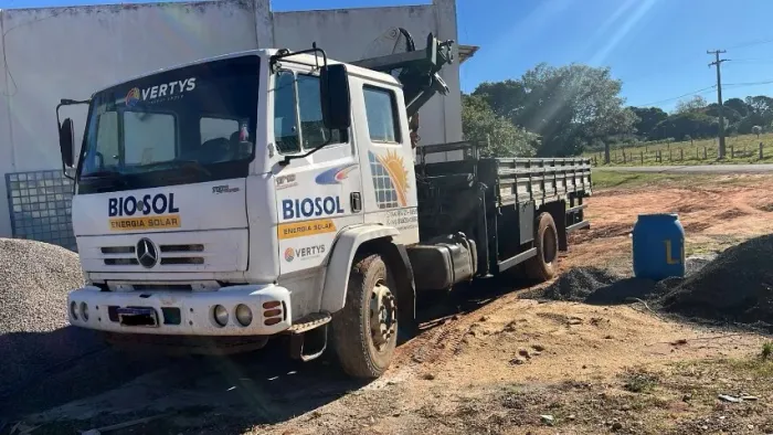 Caminhão Mercedes munck 12500, 7 lugares, excelente estado de conservação 