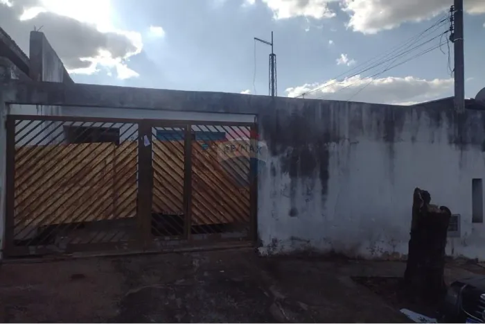 Casa á venda 2 dormitórios