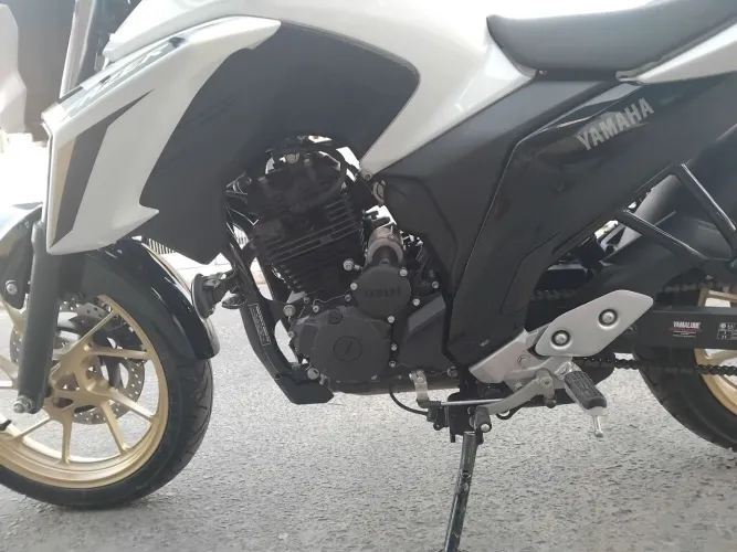Fazer fz25