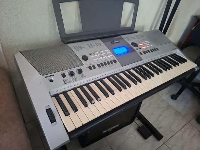 Teclado Yamaha PSR-E413