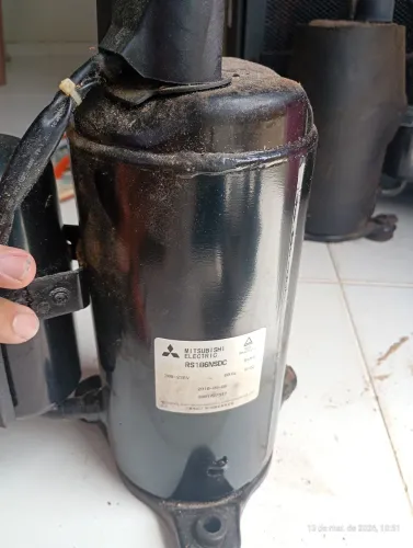 Vendo compressor de ar-condicionado splet 12 btus