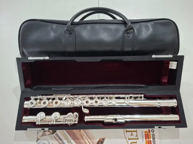 Flauta transversal Yamaha 891 profissional vazada prata total 