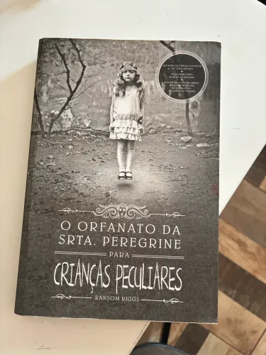 Livro O orfanato da Srta. peregrine para crianças peculiares