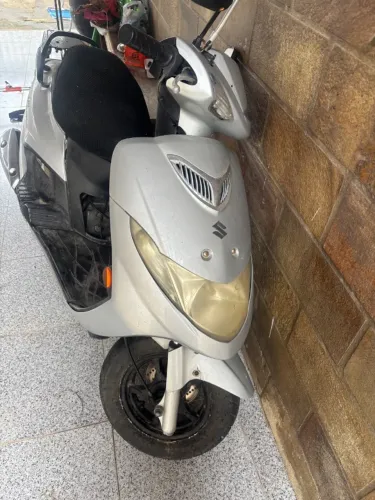 Suzuki burgman 
