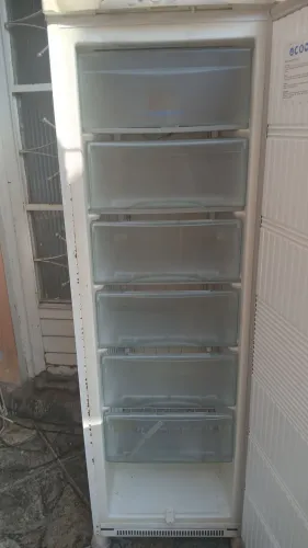 Freezer vertical Electrolux prosdossimo