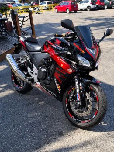 Honda CBR500R 2015 Com acessórios.